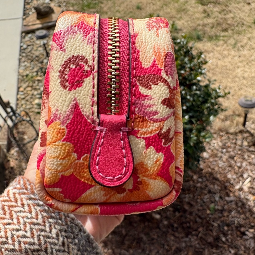 SOLD Coach Vintage Daisy mini pouch EUC SOLD - Picture 3 of 12